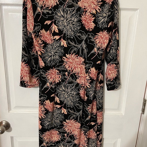 Beautiful knit dress - Picture 2 of 6